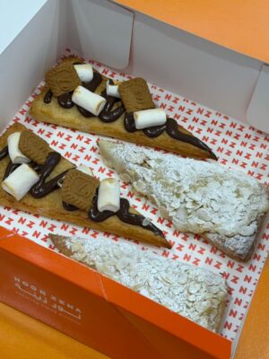 Sweet Danish Triangle Box