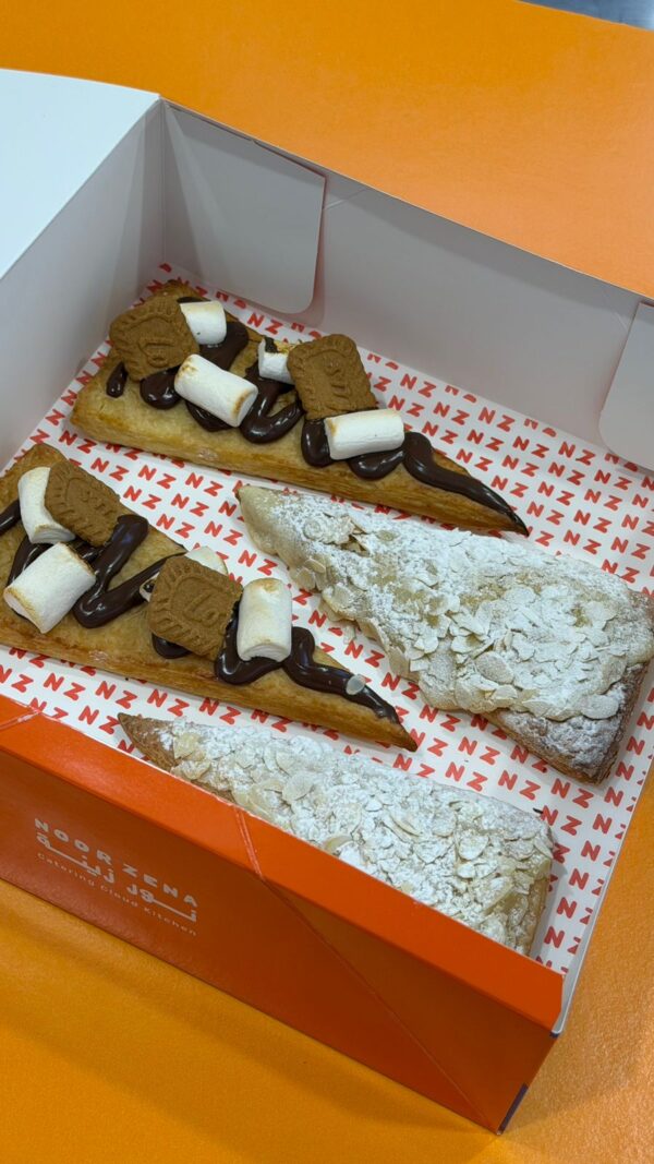 Sweet Danish Triangle Box