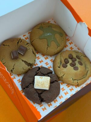 Small Cookie Box – 4 Assorted Pieces