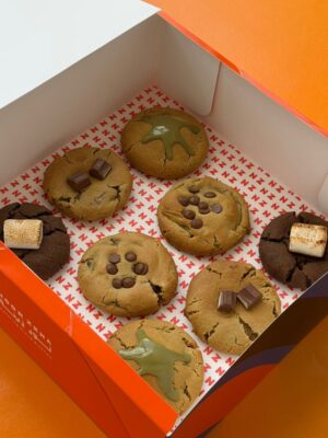 Large Assorted Cookies Box (8 Pieces)
